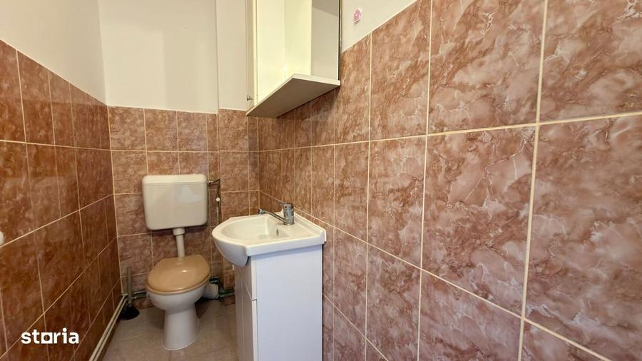 Apartament cu 3 camere semidecomandat în Central
