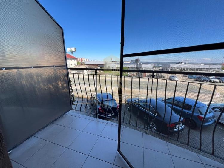 Apartament cu 2 camere semidecomandat, mobilat în Bună Ziua