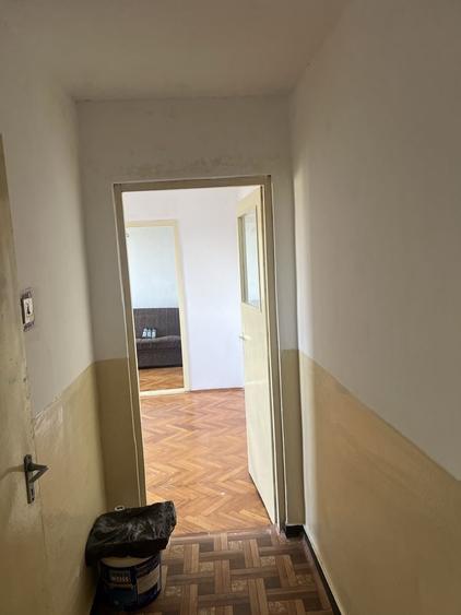 Apartament cu 3 camere nedecomandat în Micro 1