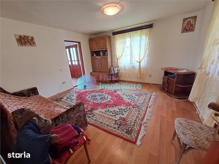 Casă cu 2 camere cu Teren 3743 Mp în Mălini