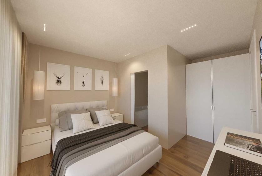 Apartament cu 4 camere decomandat în Central