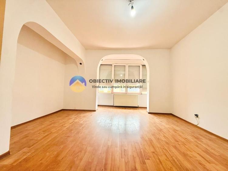 Apartament cu 3 camere decomandat în Precista