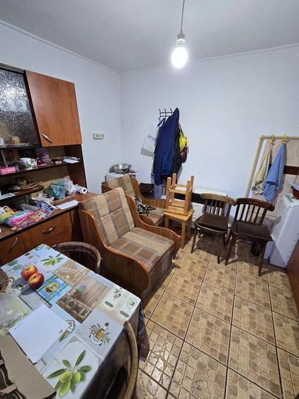 Casă cu 3 camere cu Teren 240 Mp în 23 August