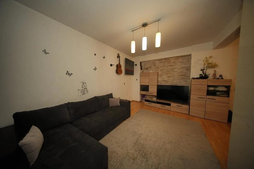 Apartament cu 2 camere decomandat în Drumul Taberei