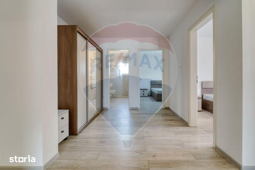 Apartament cu 3 camere decomandat, mobilat în Tractorul