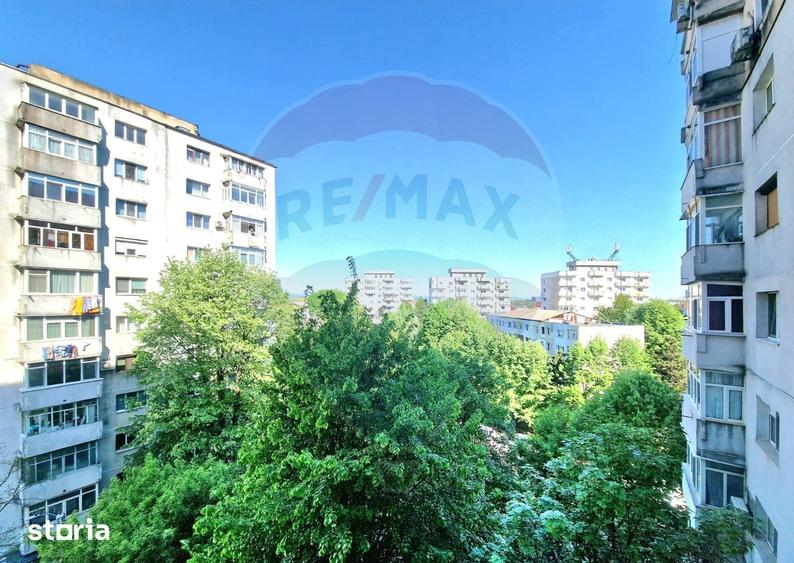 Apartament cu 3 camere decomandat în Republicii