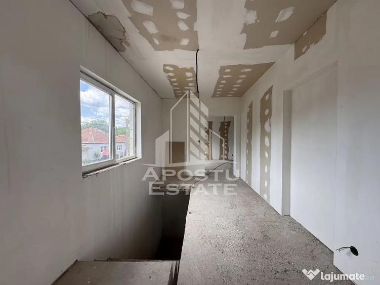 Casă cu 7 camere cu Teren 1100 Mp în Fărcădin