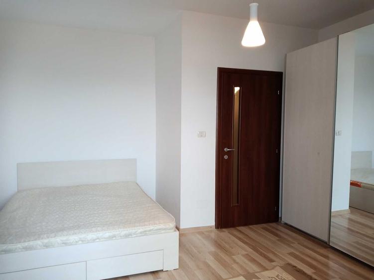 Apartament cu 3 camere decomandat în Podgoria