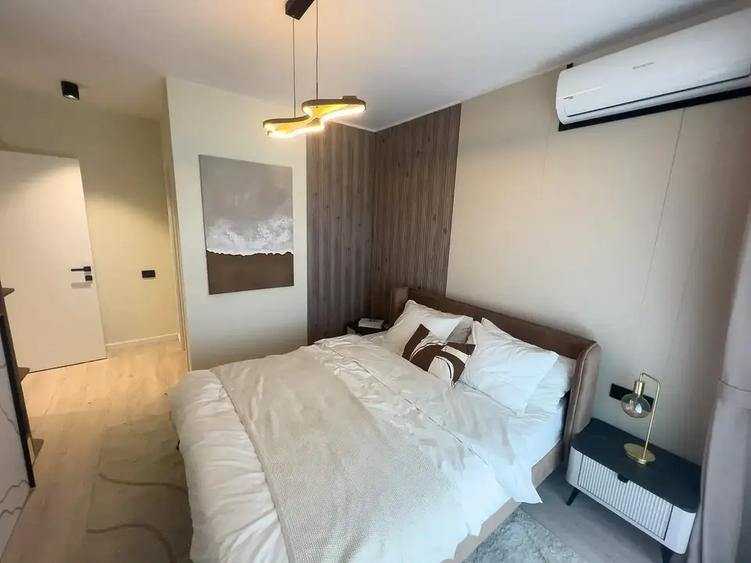 Apartament cu 3 camere semidecomandat în Theodor Pallady