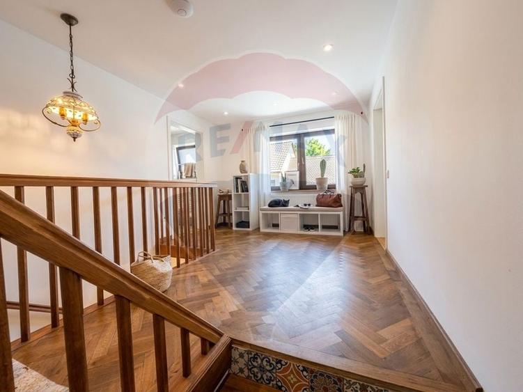 Casă individuală cu 5 camere cu Teren 2236 Mp în Ultracentral