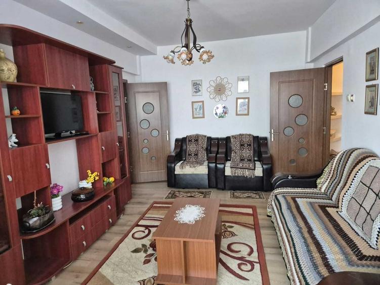 Apartament cu 2 camere semidecomandat în Exterior Vest