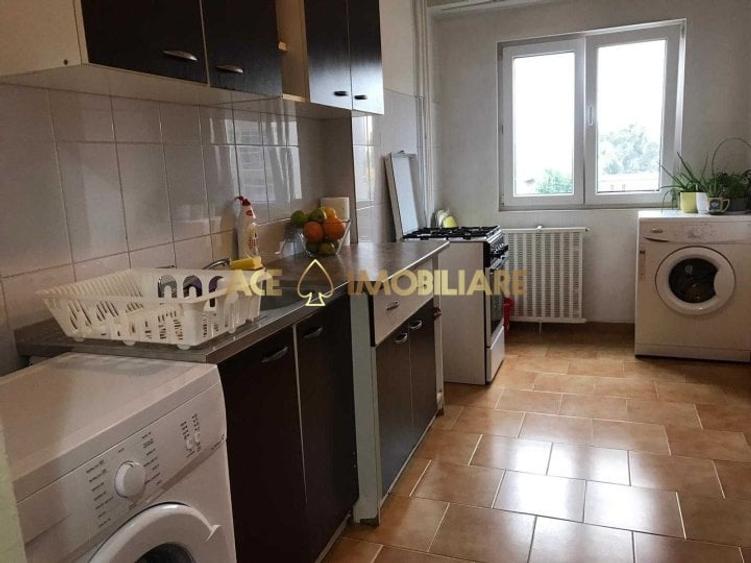 Apartament cu 3 camere decomandat, mobilat în Tineretului