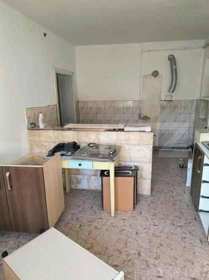 Casă individuală cu 3 camere cu Canalizare în Nord-Vest