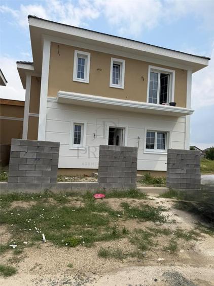 DUPLEX 1/2 DE V#194;NZARE - MOSNI#538;A NOU#258; - FINIZ#258 - 2