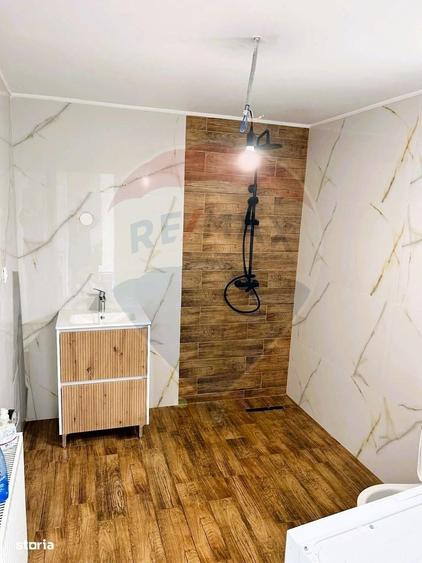 Casă cu 2 camere cu Teren 529 Mp în Roșia