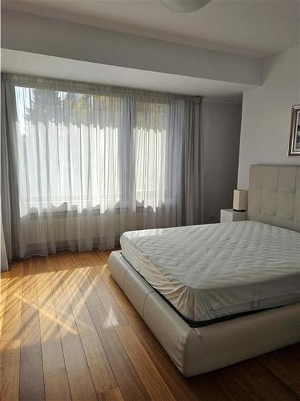 Apartament cu 3 camere semidecomandat, mobilat în Kiseleff