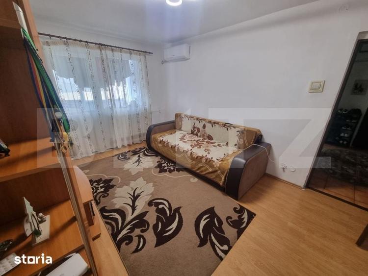 Apartament cu 3 camere semidecomandat, mobilat în Craiovița Nouă
