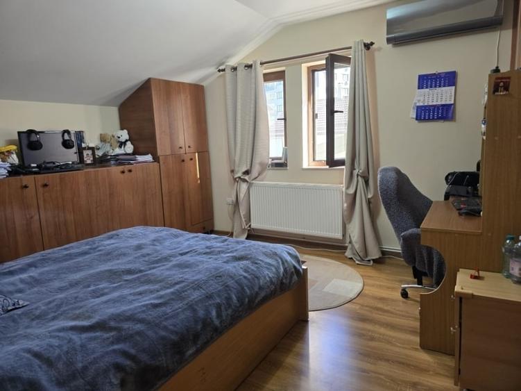 Casă individuală cu 4 camere în Central