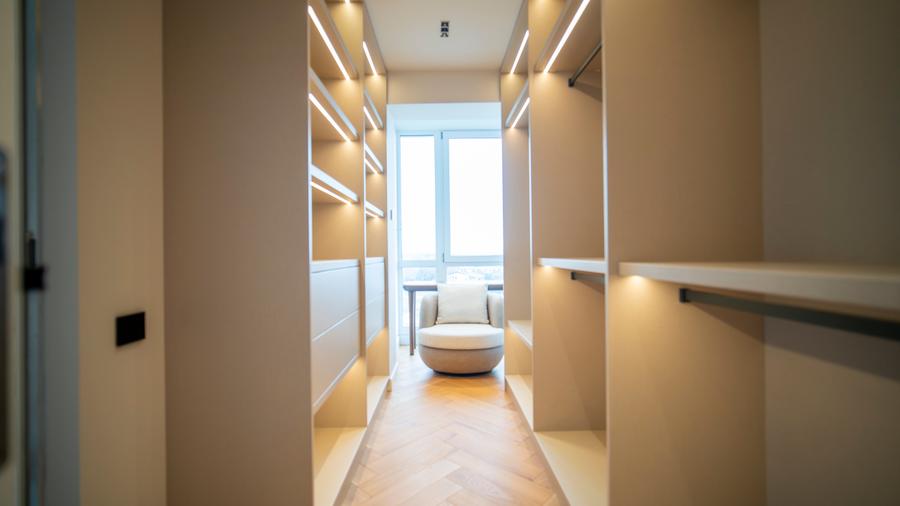 Penthouse cu 4 camere semidecomandat în Pantelimon