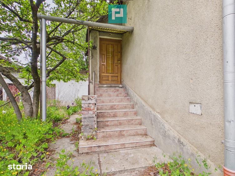 Casă cu 4 camere cu Canalizare în Romanilor