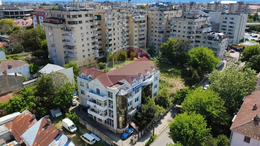 Birou, de 1,525 mp, în Central