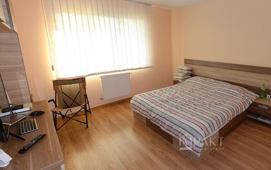 Apartament cu 5 camere decomandat în Bună Ziua