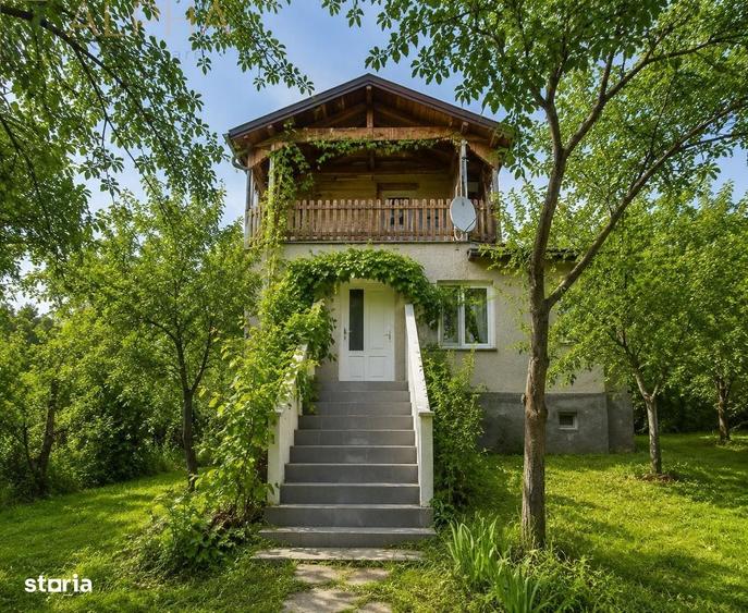 Casă cu 4 camere în Galații Bistriței