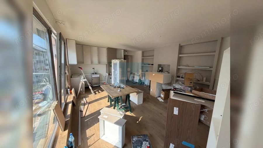Apartament cu 3 camere semidecomandat în Borhanci