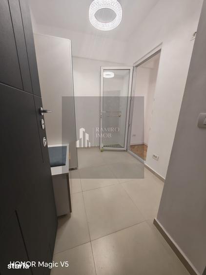Apartament cu 5 camere în Centrul Civic