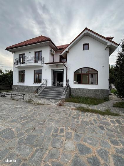 Casă cu 4 camere în Vânători