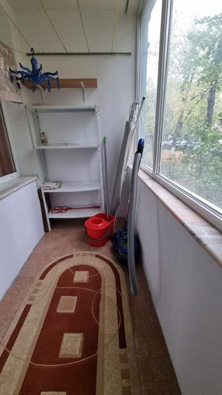 Apartament cu 3 camere decomandat în Berceni