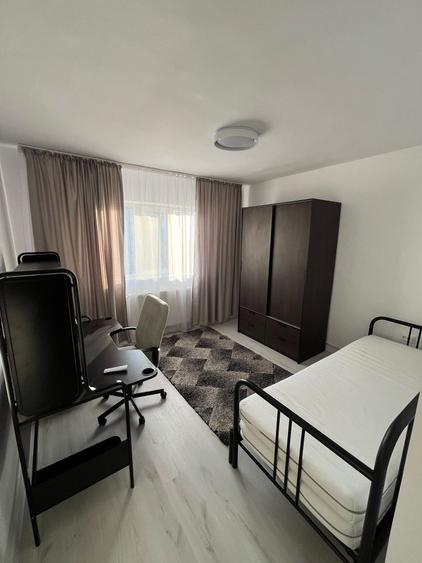 Apartament cu 3 camere decomandat în Micro 11