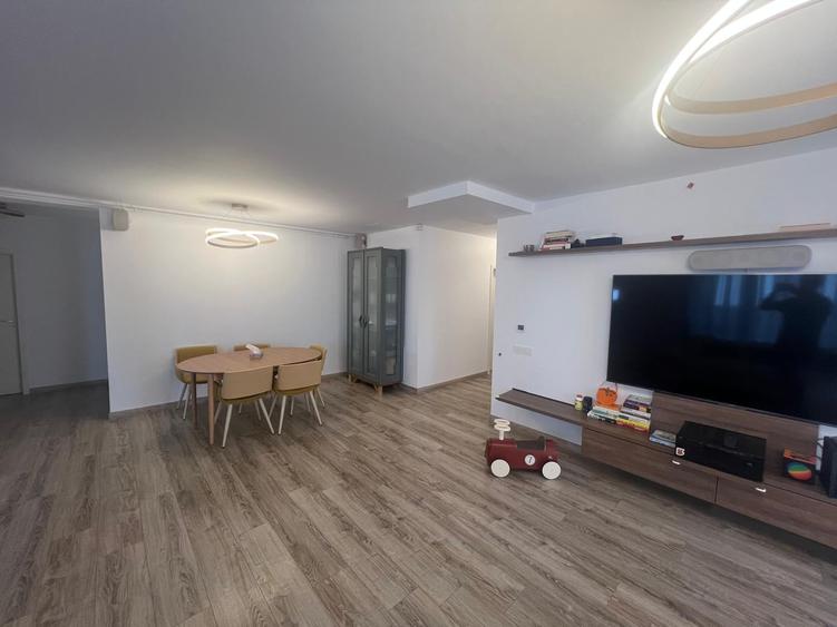 Penthouse cu 3 camere, mobilat în Dumbrăvița