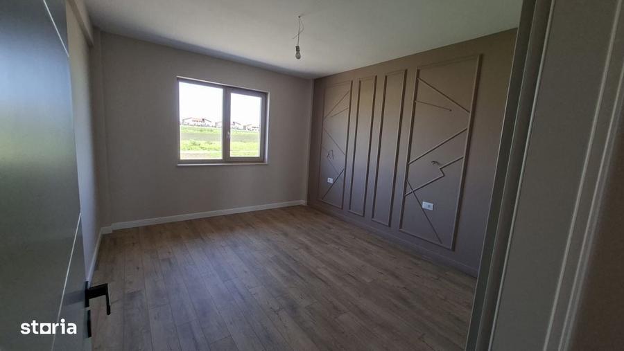 Apartament cu 3 camere în Rediu