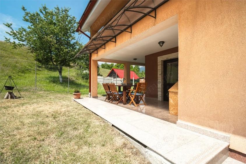 Casă cu Teren 1500 Mp în Vulcan