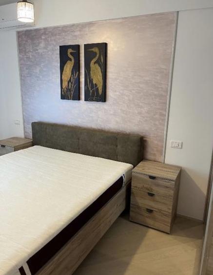 Apartament cu 3 camere semidecomandat, mobilat în Tineretului
