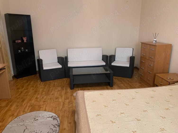 Garsonieră decomandată în Vitan