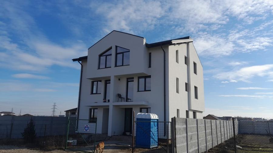 Casă individuală cu 8 camere cu Teren 500 Mp în Domnești
