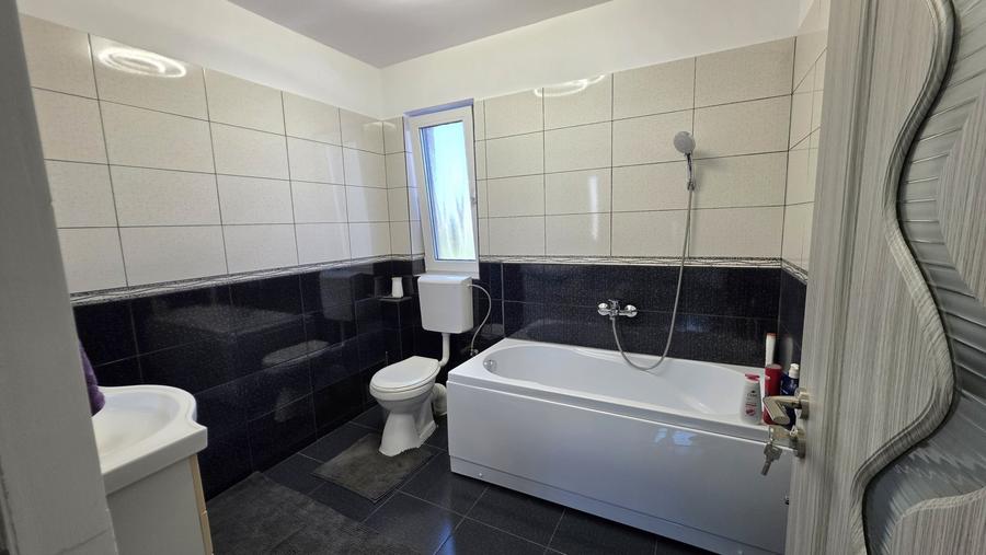 Duplex cu 3 camere cu Piscina în Dumbrăvița