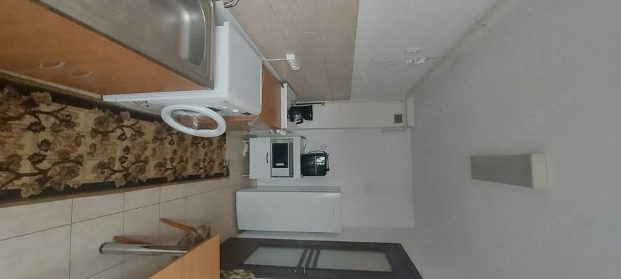 Garsonieră decomandată în Podul de Fier