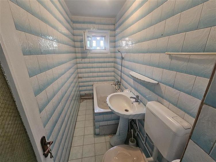 Apartament cu 2 camere nedecomandat, mobilat în Micro II