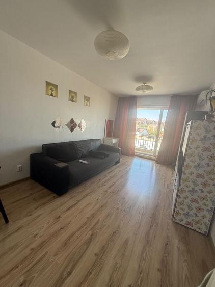 Apartament cu 2 camere decomandat în Roșu