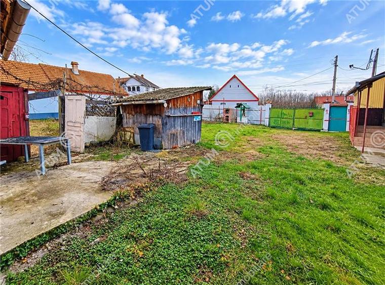 Casă individuală cu 4 camere cu Canalizare în Porumbacu de Sus