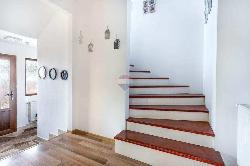 Casă individuală cu 5 camere cu Teren 600 Mp în Gilău