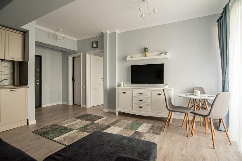Apartament cu 2 camere decomandat, mobilat în Mamaia