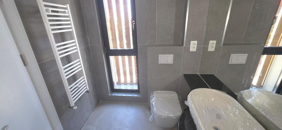 Duplex cu 4 camere cu Canalizare în Giulești
