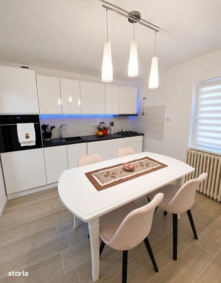 Apartament cu 2 camere semidecomandat în Craiovița Nouă
