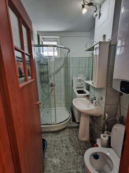 Apartament cu 2 camere semidecomandat, mobilat în Tineretului