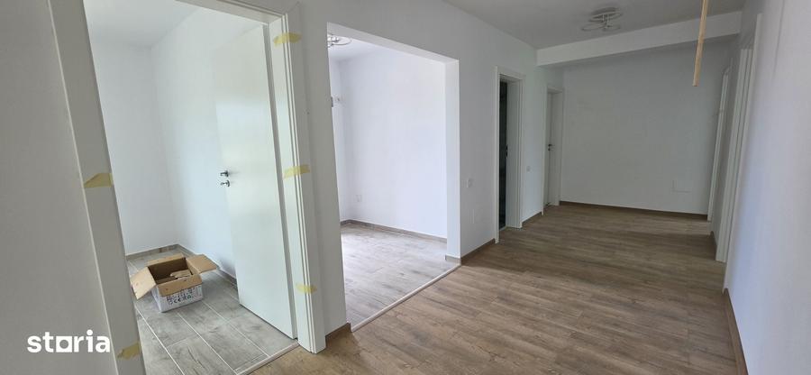 Casă cu 4 camere cu Teren 400 Mp în Domnești