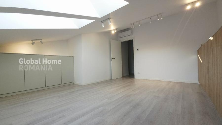 Duplex cu 5 camere cu Canalizare în Voluntari